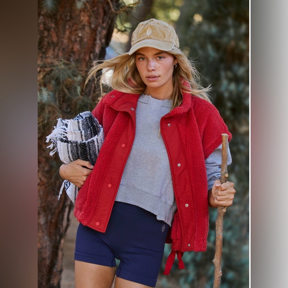 NWT Free people 
Scout It Out Fleece Vest